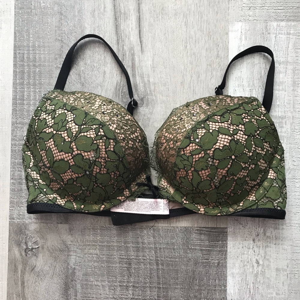 Victoria’s Secret Dream Angels Push-Up with Rhinestones 32c
